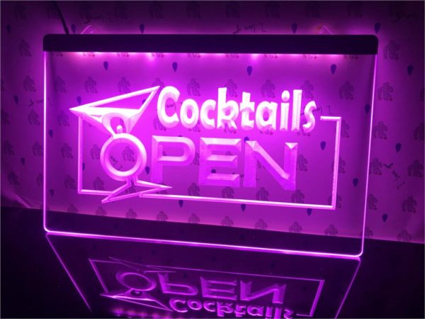 neon-cocktail-sign